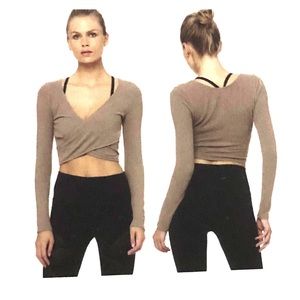 Alo Yoga Amelia wrap top - sz L